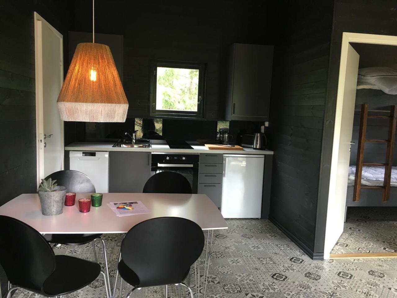 Maven Kustnaera Stugor Kappelshamn Esterno foto